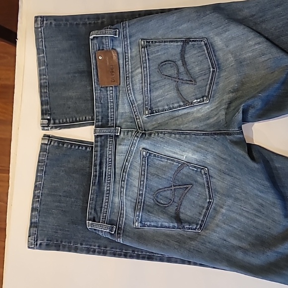 DL1961 Milano Boot Cut Jeans Low-rise - Picture 9 of 14